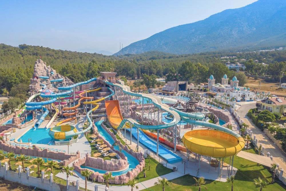 Orka World Hotel & Aquapark Ölüdeniz Esterno foto