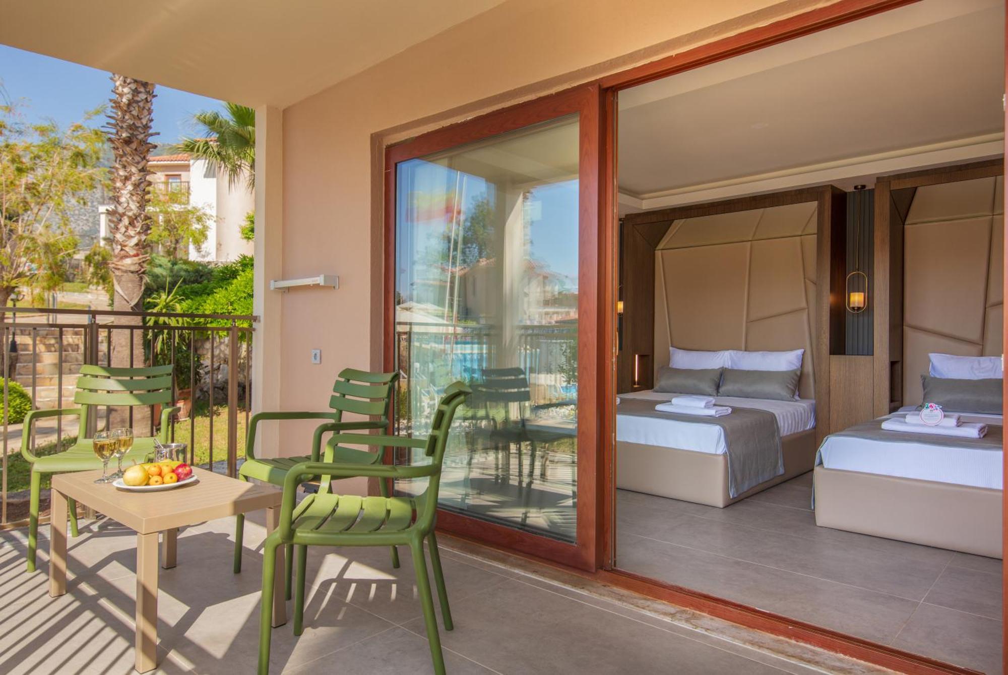 Orka World Hotel & Aquapark Ölüdeniz Esterno foto
