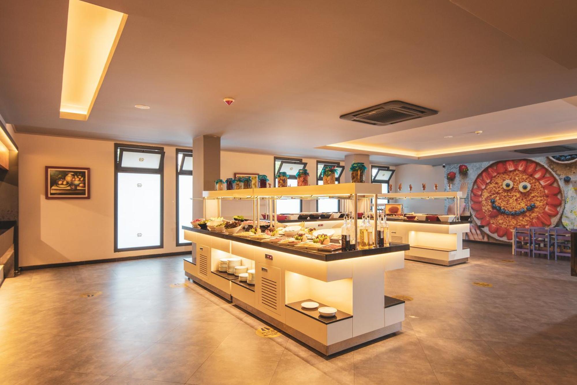 Orka World Hotel & Aquapark Ölüdeniz Esterno foto